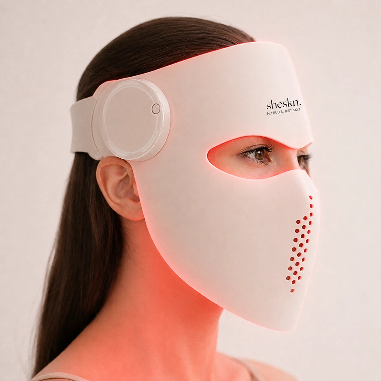 Luméskn LED face mask using red light therapy
