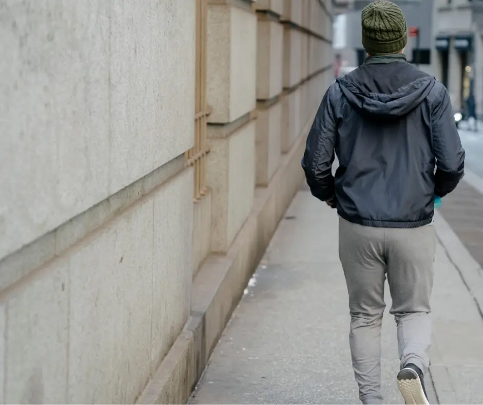 7 Stunning Athleisure Outfit Ideas to Elevate Gym Wear for Everyday Looks 4 hoodie street style